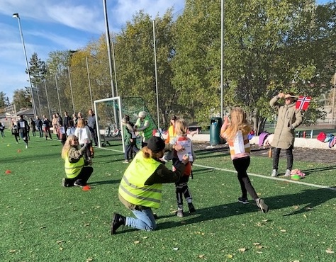 Trinn 4 sitt skoleløp for innsamling til årets TV aksjon