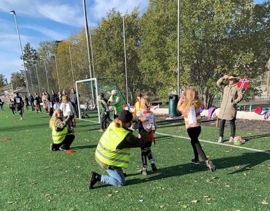 Trinn 4 sitt skoleløp for innsamling til årets TV aksjon