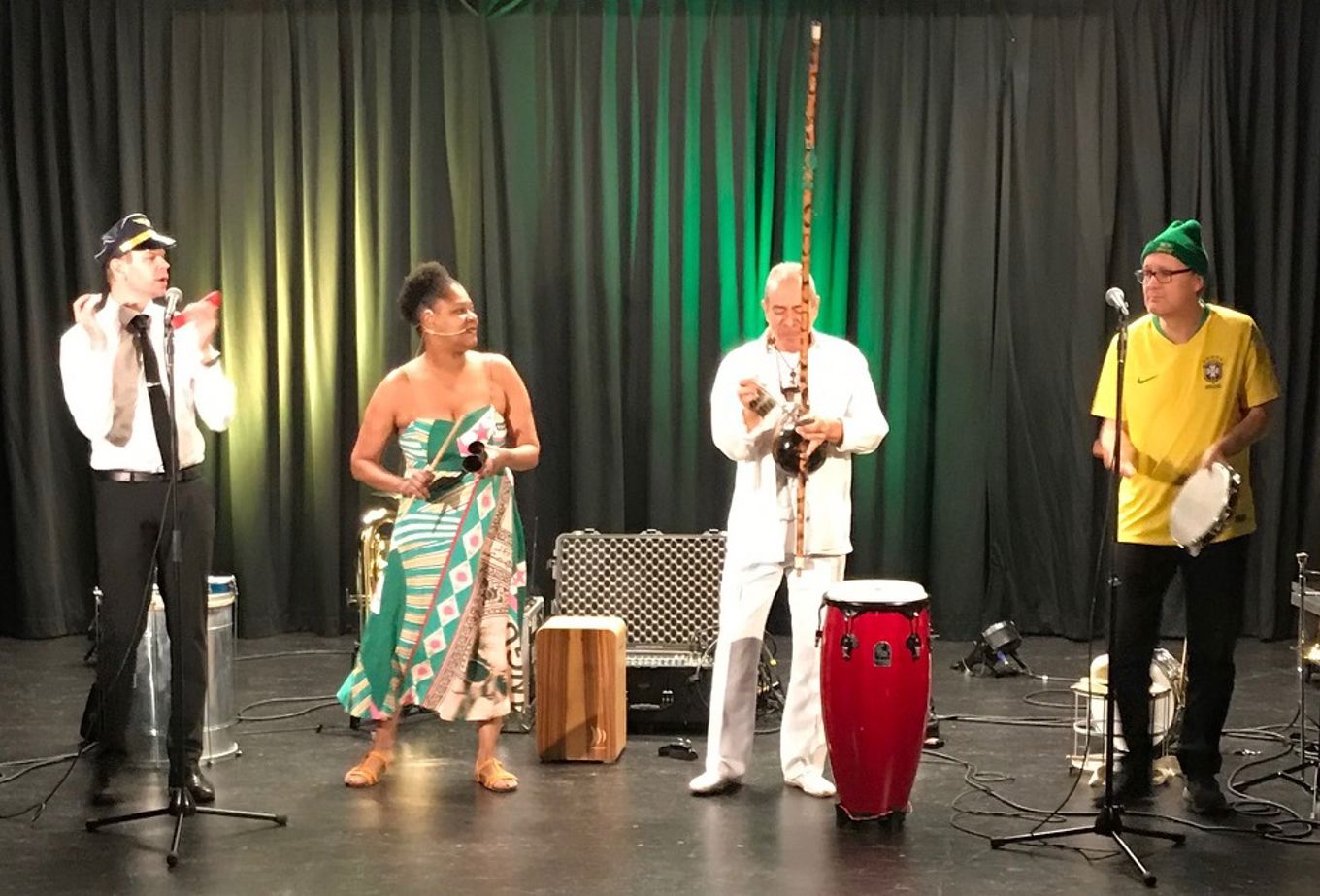 Ritmos Brasileiros spiller musikk